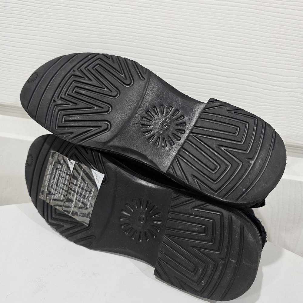 Ugg Mckay Ankle Boots - Picture 4 of 6